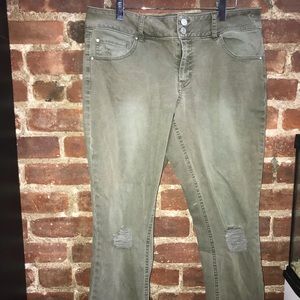 Refuge Green Denim Distressed Capris